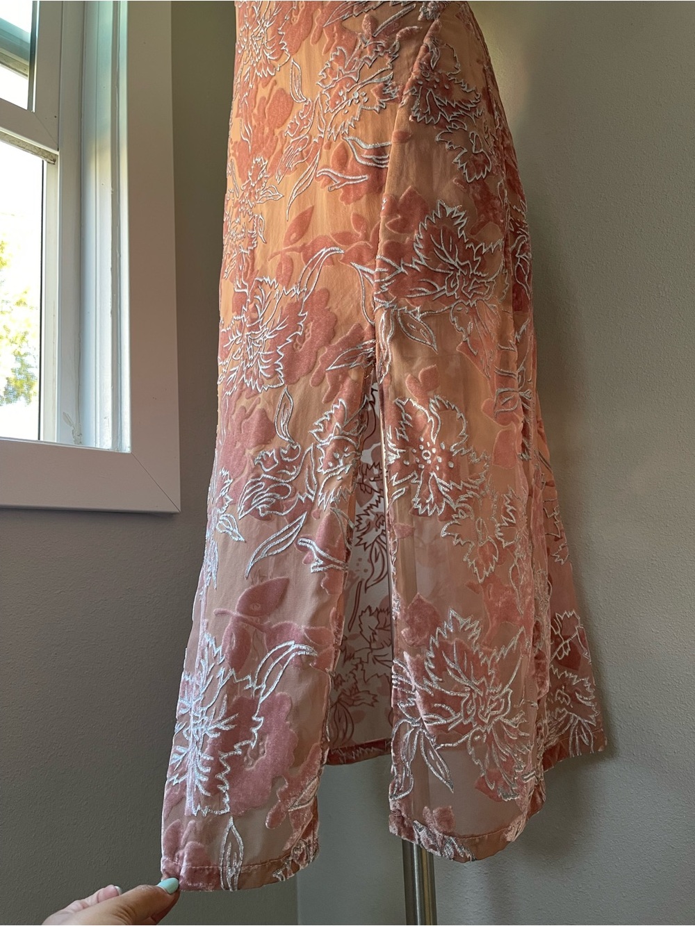 Lulu’s Katrin Mauve Velvet Burnout Floral Print MIDI Dress - Picture 7 of 15